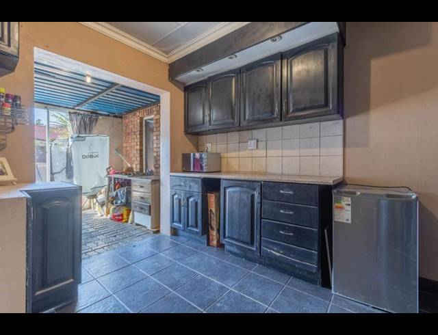 4 BEDROOM HOUSE FOR SALE IN BOKSBURG NORTH